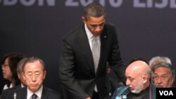 Durante la cumbre, el presidente Barack Obama se reunió con el mandatario afgano, Hamid Karzai.