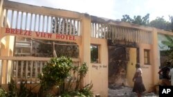 Hotel Breeze View Hotel, tempat warga menonton pertandingan Piala Dunia saat diserang dan dibunuh di Mpeketoni, Kenya (15/6). 