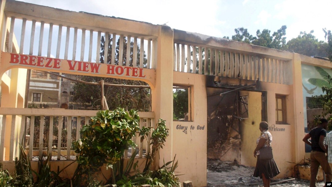 Hotel Breeze View Hotel, tempat warga menonton pertandingan Piala Dunia saat diserang dan dibunuh di Mpeketoni, Kenya (15/6). 