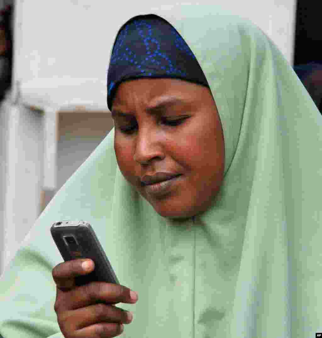 Even through the darkest days of al-Shabab rule, Somalia has maintained one of Africa's best internet and cell phone networks. (Pete Heinlein/VOA)