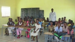 Moçambique: Livro retirado de circulação testa controlo do Governo sobre manuais de educação - 3:00