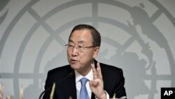 2013年10月23日联合国秘书长潘基文在哥本哈根的新闻发布会上发表讲话。