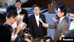 기시다 후미오 일본 외무상이 9일 도쿄 총리관저에서 북한의 핵실험 대응 조치를 논의하기 위한 긴급 국가안전보장회의를 마치고 기자들의 질문에 답하고 있다.