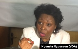 L'ancienne ministre Claudine Munari affirme n'avoir jamais été courant de la dette, à Brazzaville, Congo, le 1er septembre 2017. (VOA/Ngouela Ngoussou)