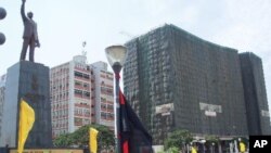 Angola: empresas estatais obrigam funcionários a pagar quotas ao MPLA