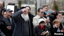 Người dân Israel chào vĩnh biệt cựu thủ tướng Ariel Sharon, khi đến viếng linh cữu ông 12/1/14