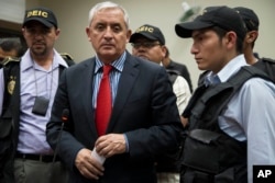 Ông Perez Molina đắc cử năm 2011 với hứa hẹn bài trừ tham nhũng, Nhưng Guatemala tiếp tục là một trong những nước nghèo nhất Mỹ châu La tinh.