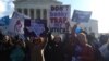 رویارویی موافقان و مخالفان سقط جنین در دیوان عالی آمریکا 