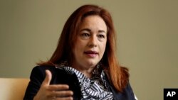 លោកស្រី Maria Fernanda Espinosa រដ្ឋមន្ត្រី​ការបរទេស​អេក្វាទ័រ​ផ្តល់​បទ​សម្ភាសន៍​មួយ​នៅ​ទីស្នាក់ងារ​អង្គការ​ប្រជាជាតិ កាលពី​ថ្ងៃទី៤ ខែមិថុនា ឆ្នាំ២០១៨។