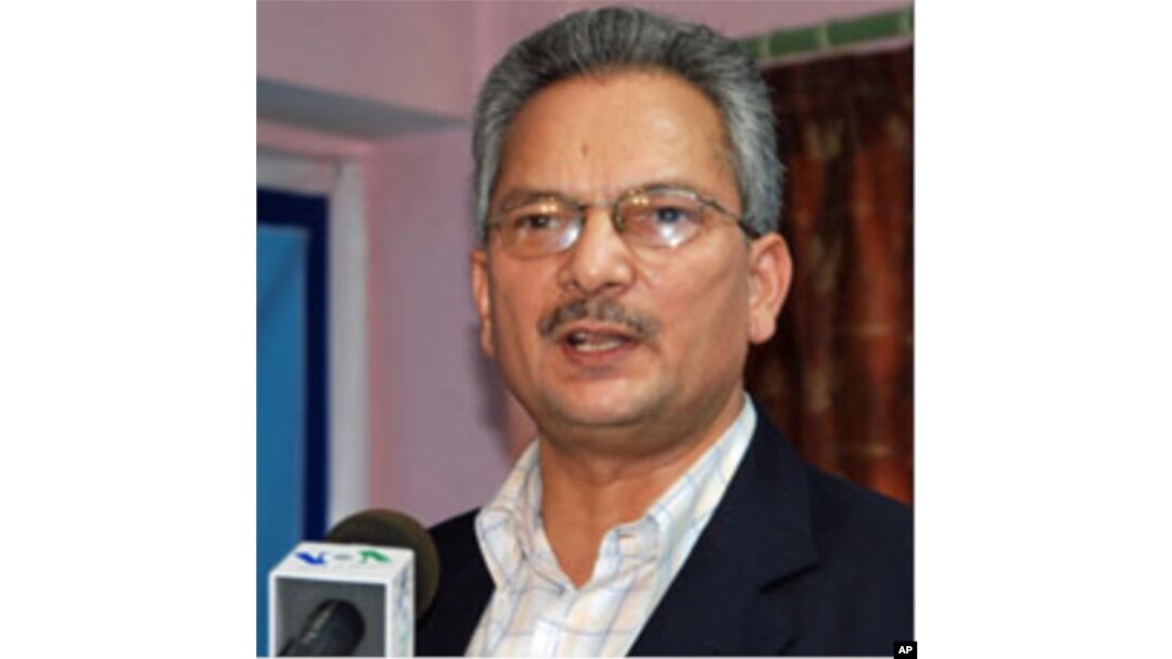 Baburam Bhattarai at news conference in Kathmandu, 30 Apr 2010