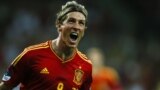 Spanish fans celebrate during in Madrid, Spain, Sunday, July 1, 2012. (AP Photo/Andres Kudacki)