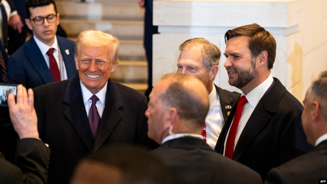 Prezida Donald Trump kumwe na visi prezida wiwe