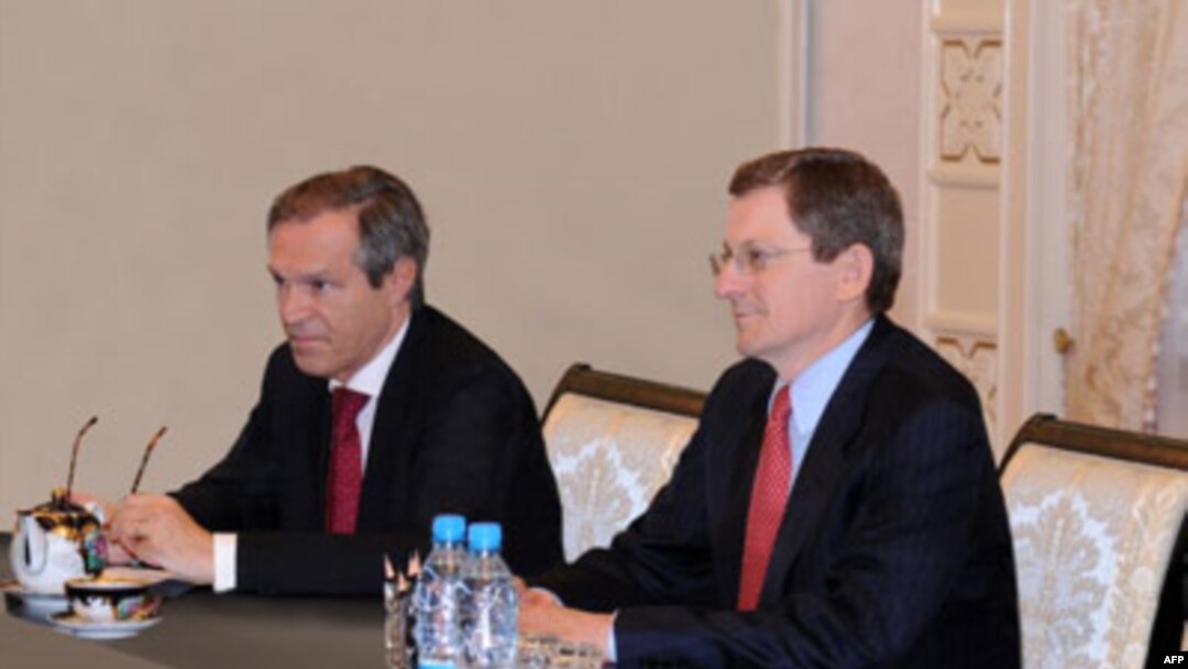 Germaniya va AQShning Afg'oniston va Pokiston bo'yicha maxsus vakillari Mikael Stayner va Mark Grossman prezident Karimov huzurida, 11-oktabr, 2011-yil