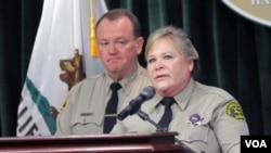 洛杉磯縣警長麥克唐奈和警官格哈特