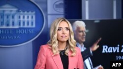 La portavoz de la Casa Blanca, Kayleigh McEnany, se dirige a los periodistas durante una rueda de prensa celebrada el miércoles 20 de mayo de 2020..