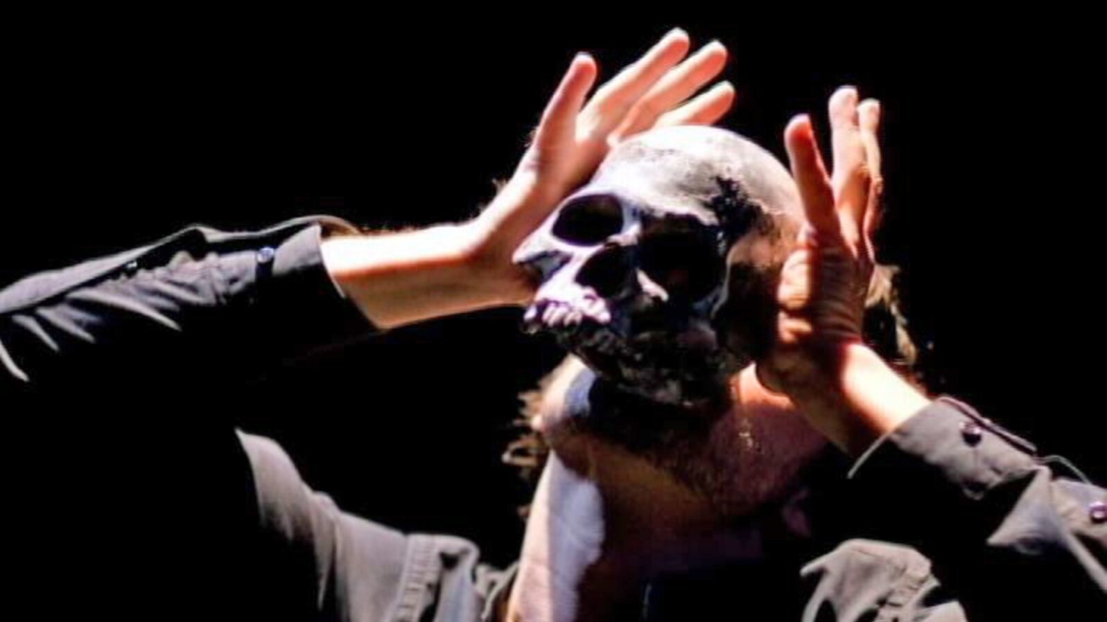 Šekspirov Hamlet, bez reči, u izvodjenju teatra Sinetik
