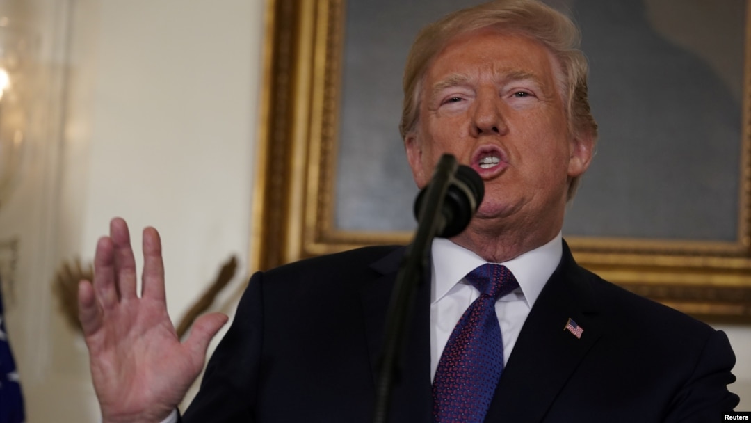 Presiden AS Donald Trump memberi pernyataan di Gedung Putih Jumat (13/4) bahwa serangan sedang dilancarkan di Suriah. Trump mengatakan, serangan itu ditujukan untuk mencegah penggunaan senjata kimia. 
