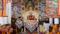 སངས་རྒྱས་དང༌། ཆོས། དགེ་འདུན་ཏེ་གསུམ།