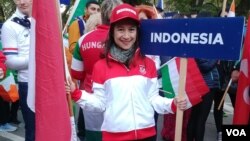 Yasmin Latief membawa nama Indonesia di parade Internasional (foto: VOA/Naratama).