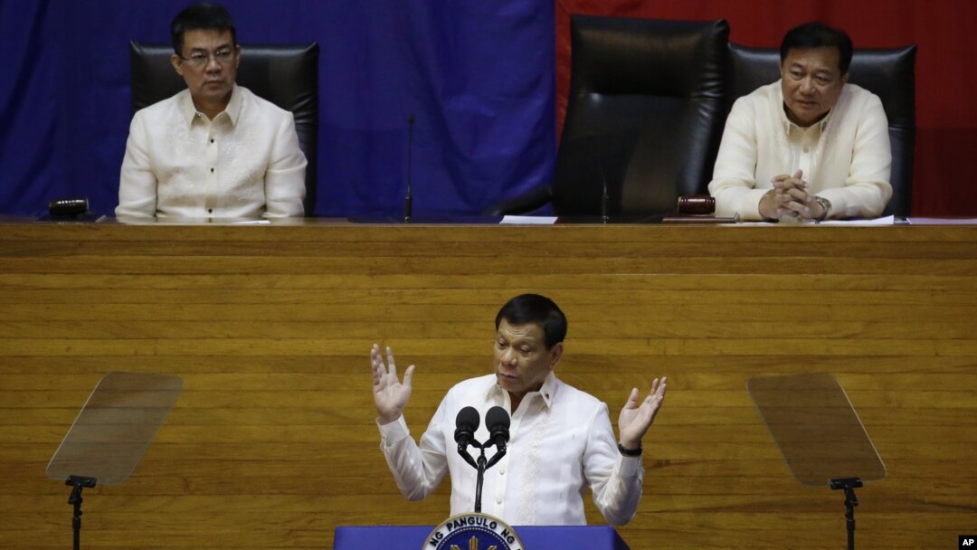 Tổng thống Philippines Rodrigo Duterte, đọc diễn văn tại Hạ Viện Philippines ngày 24/7/2017.