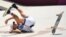 Atlet AS, Jagger Eaton terjatuh dalam nomor Street putra di Olimpiade Tokyo, Jepang (25/7). 