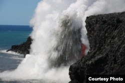 At Kīlauea's ocean entry on Jan. 28 and 29, the interaction of molten lava flowing into cool seawater caused pulsating littoral explosions that threw spatter (fragments of molten lava) high into the air.