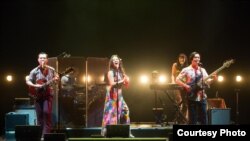 Actors and actresses perform Cambodian Rock Band at Thomas Theatre of the Oregon Shakespeare Festival. Joe Ngo (Chum), Abraham Kim (Rom), Brooke Ishibashi (Sothea), Jane Lui (Pou), Moses Villarama (Leng). (Photo by Jenny Graham, Oregon Shakespeare Festival)