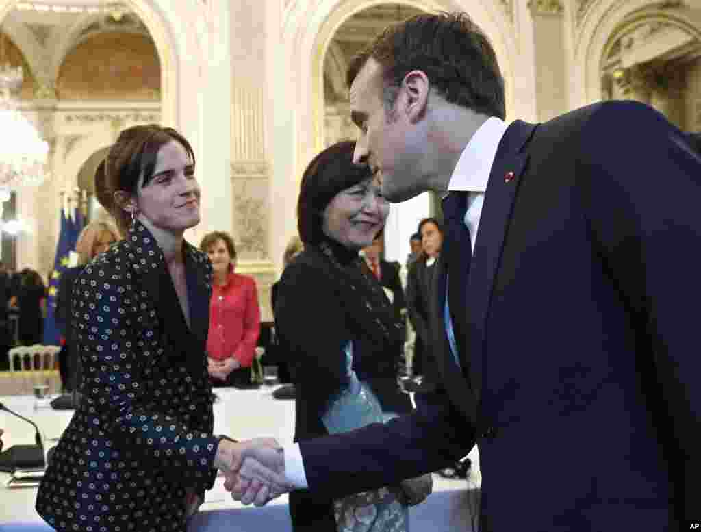 گروهی از زنان پیش رو از جمله &laquo;اِما واتسون&raquo; بازیگر بریتانیایی در نشستی در پاریس با عنوان &laquo;برابری جنسیتی&raquo; با رئیس جمهوری فرانسه دیدار کردند.&nbsp;
