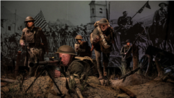 Ilustrimi i një beteje të Luftës së Dytë Botërore, bazuar në një fotografi të famshme të ofensivës aleate "Meuse-Argonne".