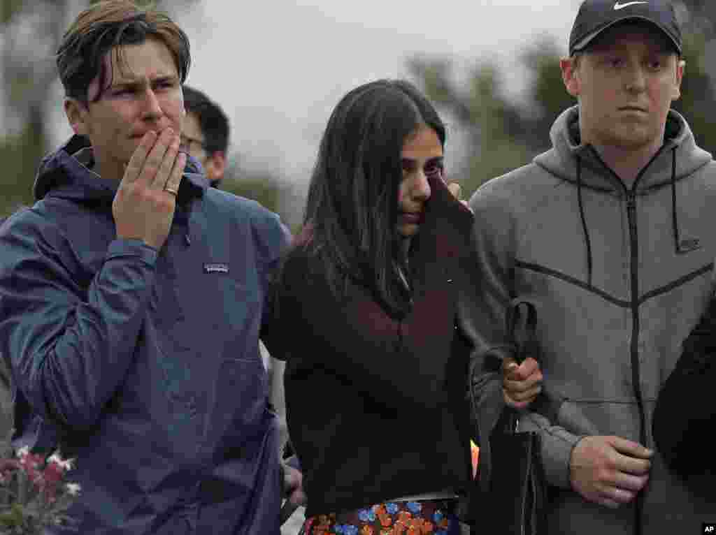 نیوزی لینڈ کے حکام نے تاحال ہلاک اور زخمی ہونے والوں کی شناخت ظاہر نہیں کی ہے۔ لیکن حکام کا کہنا ہے کہ حملے میں ہلاک اور زخمی ہونے والے بیشتر افراد تارکینِ وطن یا پناہ گزین تھے جن کا تعلق کئی مسلمان ملکوں سے تھا۔ 