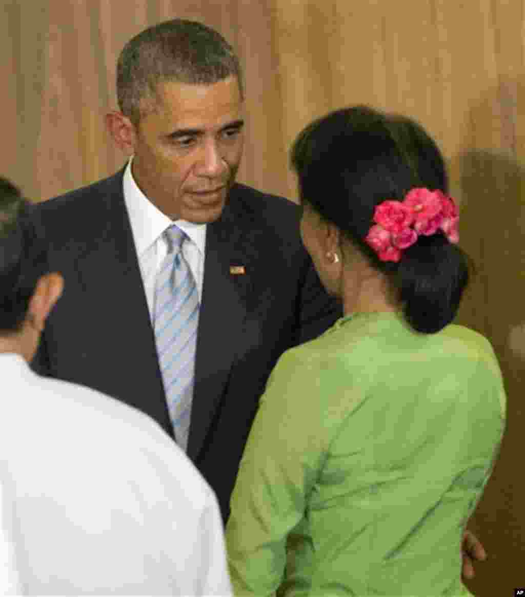 မြန်မာလွှတ်တော်ရောက် အမေရိကန်သမ္မတ အိုဘားမား ဒေါ်အောင်ဆန်းစုကြည်နှင့် တွေ့ဆုံ။