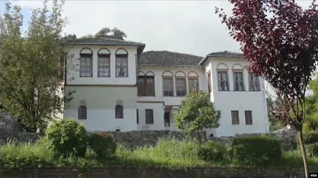 Restaurimi i shtëpisë së Babametove në Gjirokastër