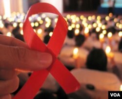 Di Bali, kelompok yang tertular HIV/AIDS 40 persennya dalah remaja umur 20 hingga 29 tahun.