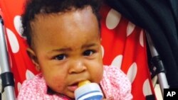 La bebé de 7 meses, fue llevada al Hospital Roosevelt y la policía afirmó que no le encontraron ninguna señal de trauma