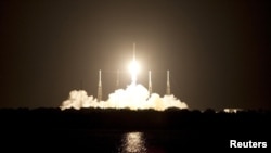Peluncuran roket SpaceX Falcon 9 di Florida. (Foto: NASA)