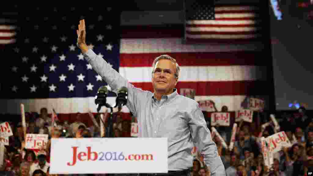 Jeb Bush, ancien gouverneur républicain de la Floride. Son père et son frère ont déjà été présidents.&nbsp; &nbsp;