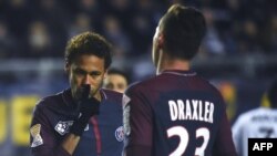 Neymar célèbre son but contre Amiens lors de la Coupe de la Ligue, le 10 janvier 2018
