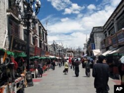 西藏首府拉薩街頭