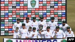 پاکستان نے لگ بھگ 17 برس بعد جنوبی افریقہ کے خلاف ٹیسٹ سیریز میں کامیابی حاصل کی ہے۔ 