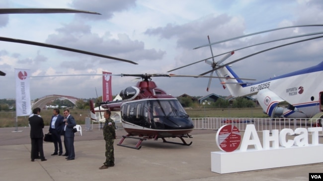 中國大量從俄羅斯採購各種直升機。2013年莫斯科航展上展出的「安薩特」式直升機（美國之音白樺拍攝） 