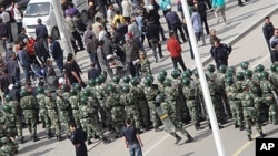 中國武警日前與內蒙古抗議民眾對峙