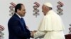 Populisme et violences "au nom de Dieu" dénoncés par le Pape en Egypte