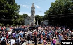 Nzvimbo yavigwa Muhammad Ali pedyo Cave Hill Cemetery, Louisville, Kentucky