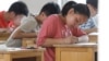 2020年7月7日中国河南省平顶山市宝丰县一名学生在高考第一天参加考试