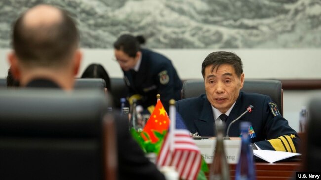 中国海军司令员沈金龙2019年1月14日与到访的美国海军作战部长理查森会谈(美国海军)