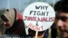 پاکستانی صحافیوں کے خلاف توہینِ عدالت کی کارروائی روکنے کا مطالبہ 