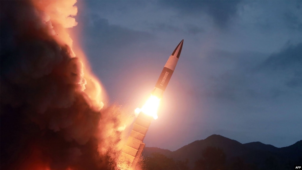 Архив: пуск северокорейской ракеты