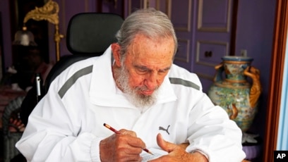 Cuba's Fidel Castro makes first public appearance in nine months