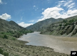流经中国和印度的雅鲁藏布江