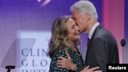 Xillari Klinton turmush o'rtog'i, sobiq prezident Bill Klinton bilan